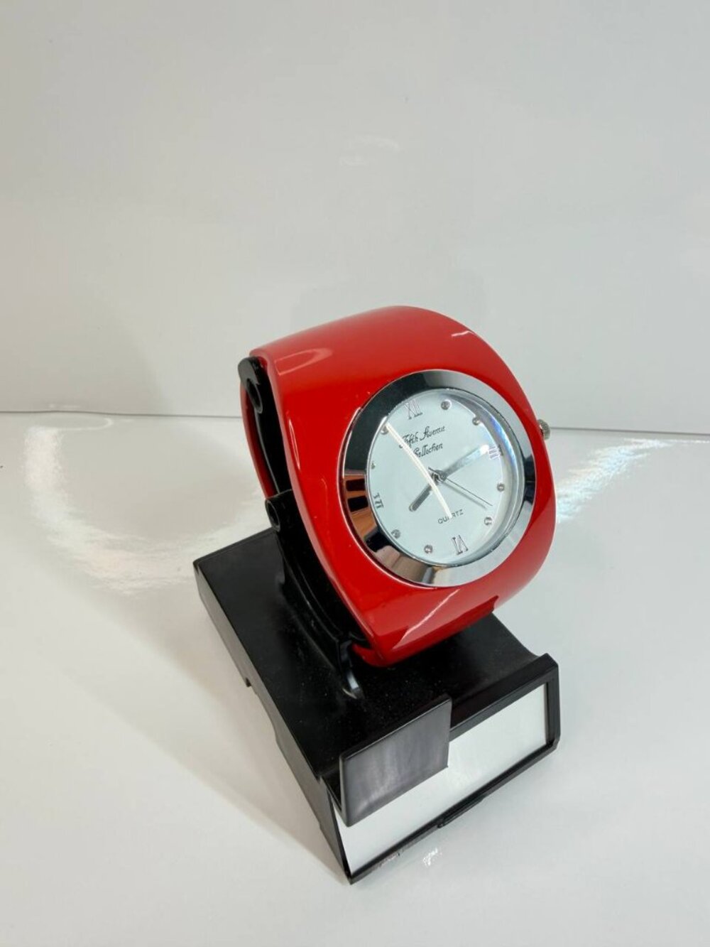 Fifth Avenue Collection Red Cuff Watch – Seiko Movement - Picture 2 of 13